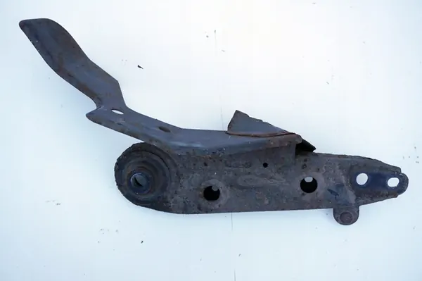 Suporte de subquadro traseiro direito Infiniti Q70 image 3