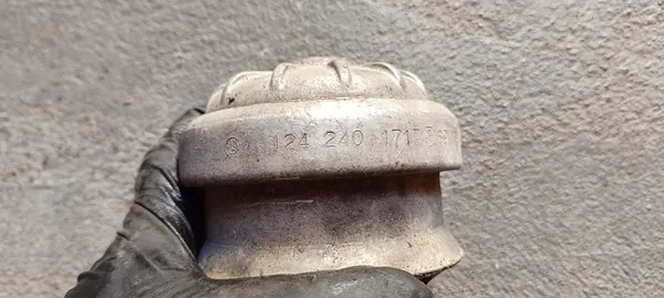 Supporto motore W124 E-Class 2.2B image 3