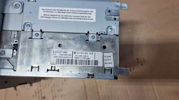 Radio CD OEM 7646288360 para VW Golf V image 4