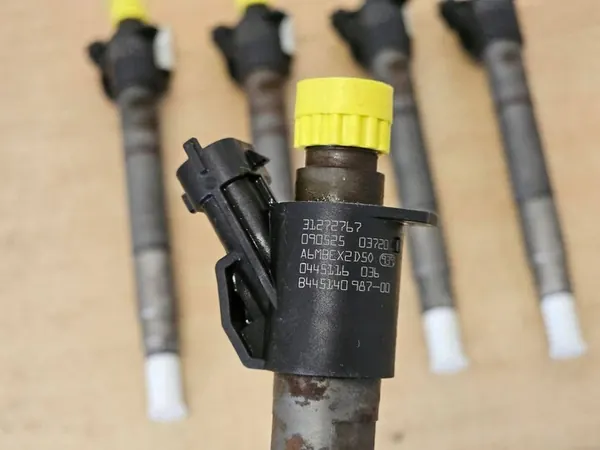 Injektorsats Volvo XC60 XC70 V70 S80 V60 S60 2.0 D3 2.4 D5 image 4