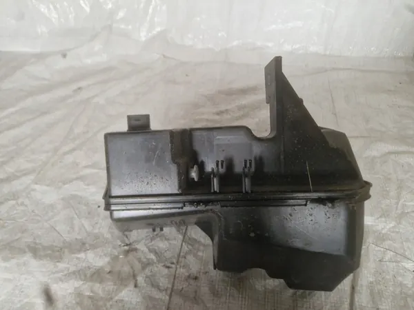 VW T6 Pesuainesäiliö image 4