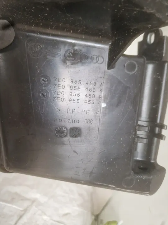 VW T6 Pesuainesäiliö image 6