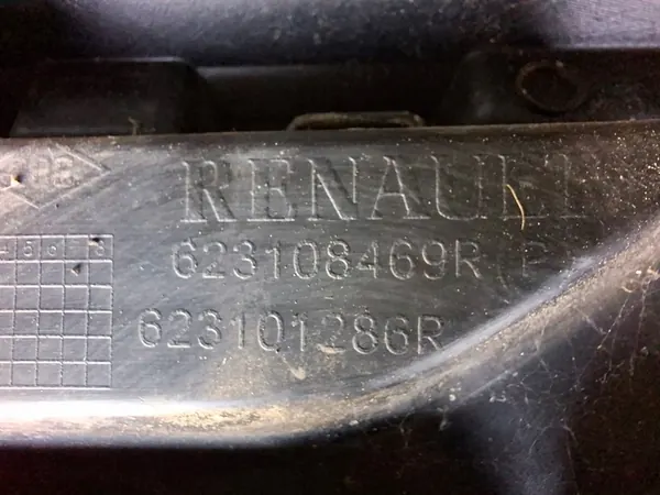 Front Grill Renault Megane III Lift 2013-2016 OEM 623108469R image 4