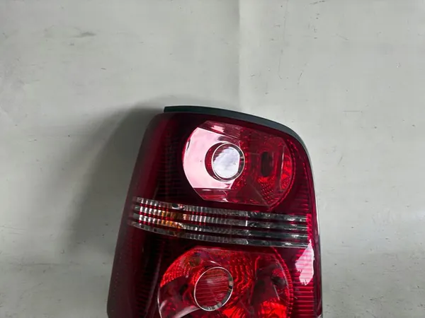 Bakljus 1T0945095N VW Touran 1T Lift Vänster OEM image 2