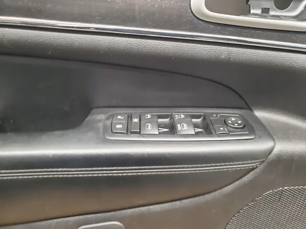 Linke Vordertürverkleidung Jeep Grand Cherokee image 5