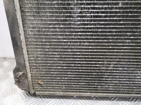 Vesijäähdytin OEM 4F0121251Q Audi A6 C6 2.0 TDI:lle image 7