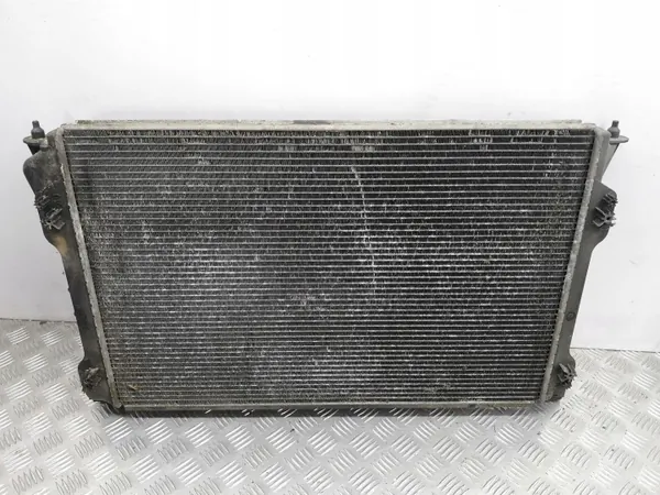 Vesijäähdytin OEM 4F0121251Q Audi A6 C6 2.0 TDI:lle image 8