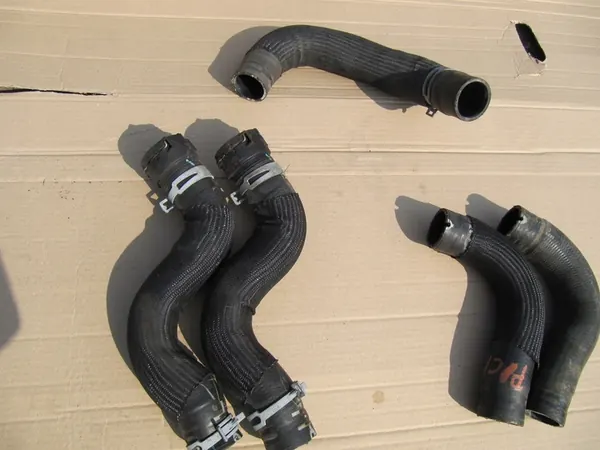 CHRYSLER PACIFICA 17- 3.6 Vesiletkua Radiaattori OEM image 2