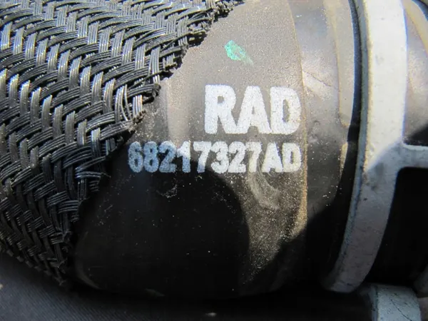 CHRYSLER PACIFICA 17- 3.6 Vesiletkua Radiaattori OEM image 5