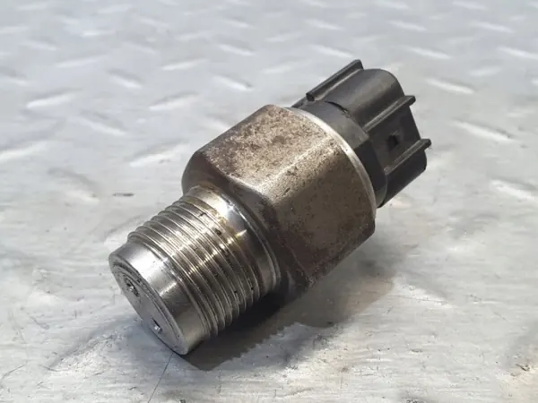 Sensor pressão combustível Toyota AGR6657 Avensis T250 image 2