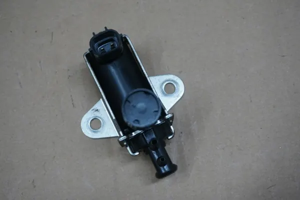 Toyota RAV4 II Undertrycksventil OEM 25819-27040 2.0 D4D image 3