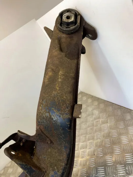 Traverse arrière OEM A1153501208 pour Mercedes 107SLC image 4