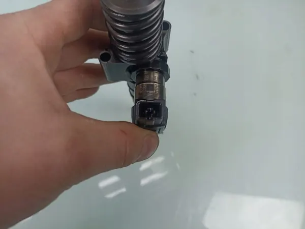 Insprutningspump OEM 03G130073D för Passat B6 2.0 TDI image 3