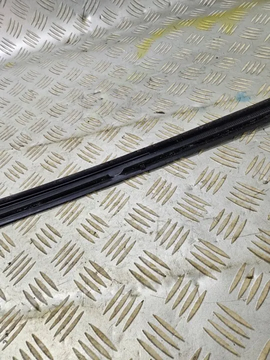 OEM LISTWA SZYBY CZOLOWEJ PRZEDNIEJ PRAWA PRZEDNIA FORD FOCUS MK3 image 6