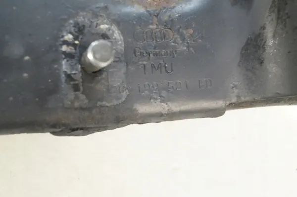 Viga de parachoques intercooler OEM 8E0199521ED usado image 7