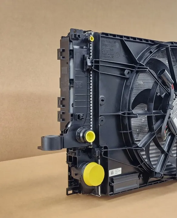 Conjunto de ventilador de refrigeración Volvo XC40 Automático image 3