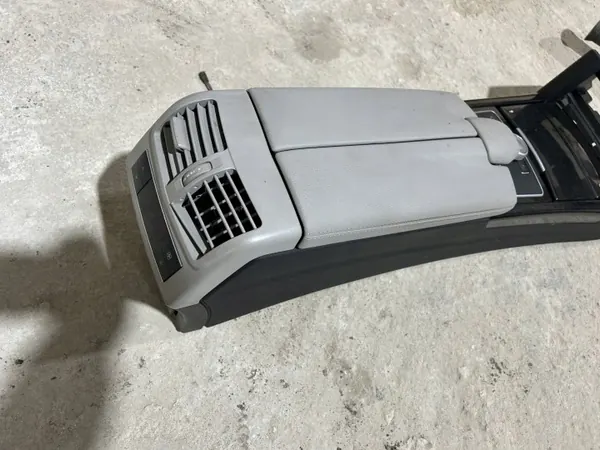 Mercedes W212 mittkonsol armstöd OEM jklW212qwe3r image 4