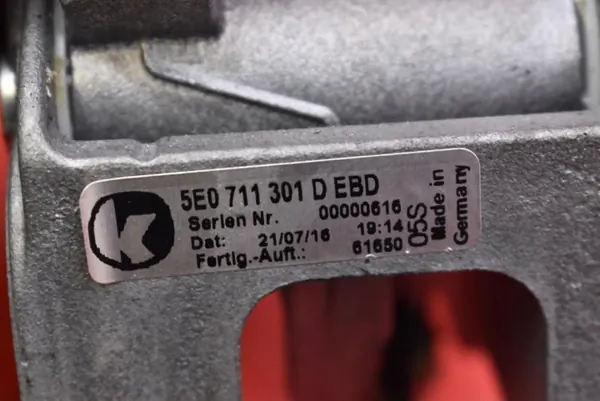 Levier de frein à main OEM 5E0711301D Skoda Octavia 3 image 5