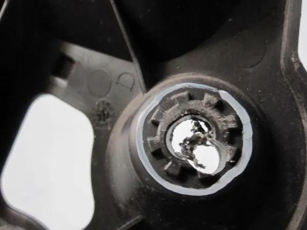 Deslizamento do para-choque traseiro direito Dacia Sandero II Lift 850447235R image 4