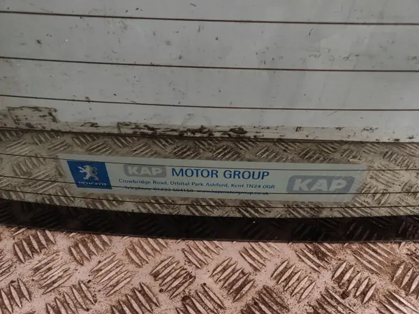 Vitre arrière OEM 43R00046 pour Peugeot 407 2005 image 7