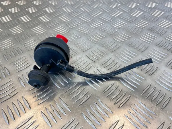 Mercedes SL R129 polttoaineläppätoimija OEM A1298002075 image 4