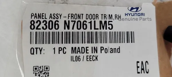 OEM 82306-N7061 Tapicería Puerta Trasera Derecha Hyundai image 8