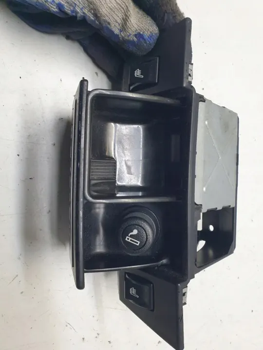 Cenicero Encendedor Chrysler 300C OEM 1090080 - Usado image 3