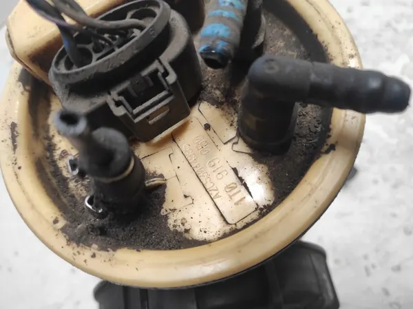 Bomba de combustível VW Touran I 2.0 TDI image 3