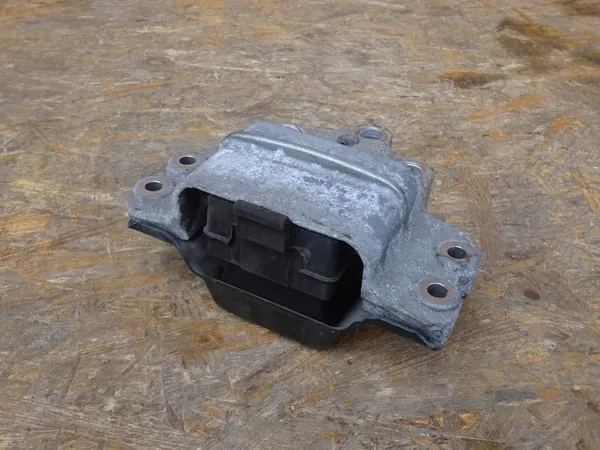 AUDI TT 8J 2.0 TFSI DSG Kiinnike 1K0199555AB image 2