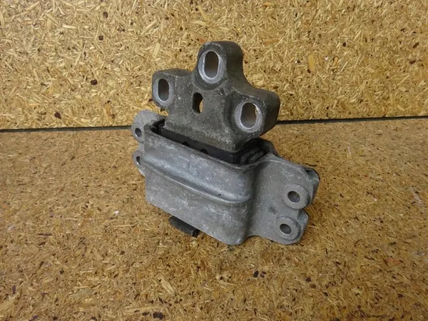 AUDI TT 8J 2.0 TFSI DSG Kiinnike 1K0199555AB image 4