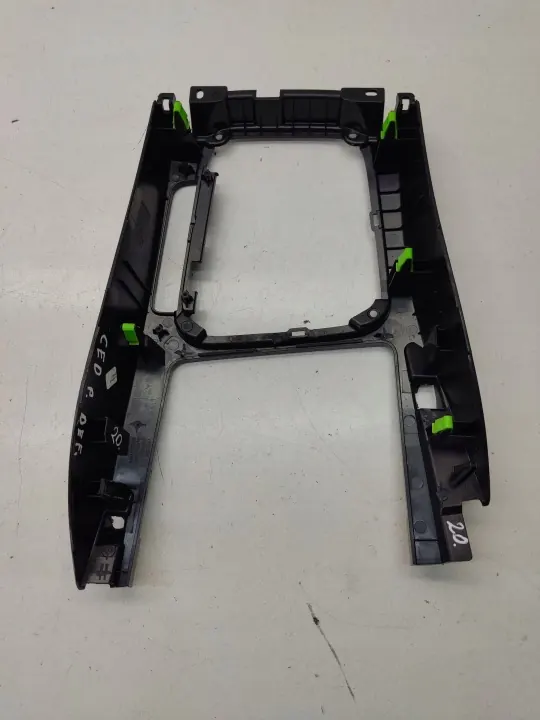 Kia Ceed III tunnelzakframe OEM 84631J7900 image 5