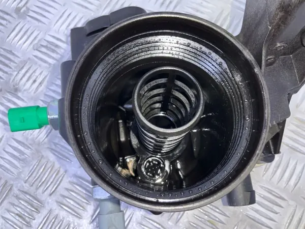 Oljefilterbas OEM 03N115389K för Skoda Octavia III image 8