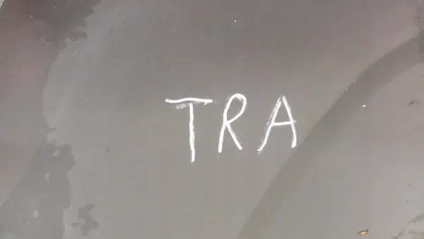 Paraurti anteriore Renault Trafic II 2006-2014 OEM 620100101R image 9