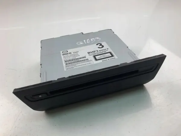 Changer CD Mazda d'occasion OEM BHP3669G0B pour Mazda 3 (BM) image 2