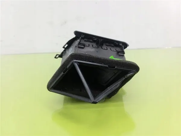Rejilla ventilación consola izquierda OEM Y11094 Opel Zafira C image 4