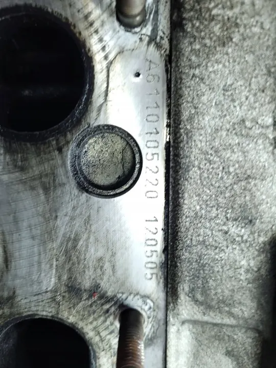 Mercedes 2.2 CDI Cylinder Head A6110105220 image 8