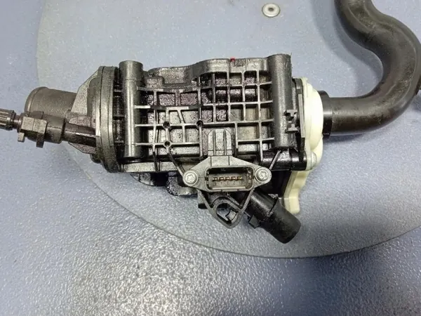 Termostaatin kotelo OEM 9849443980 Citroen DS5:lle image 6