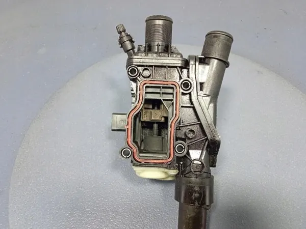 Termostaatin kotelo OEM 9849443980 Citroen DS5:lle image 7