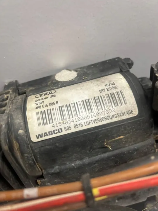 Compresor de suspensión Audi OE 4F0616005B usado image 3