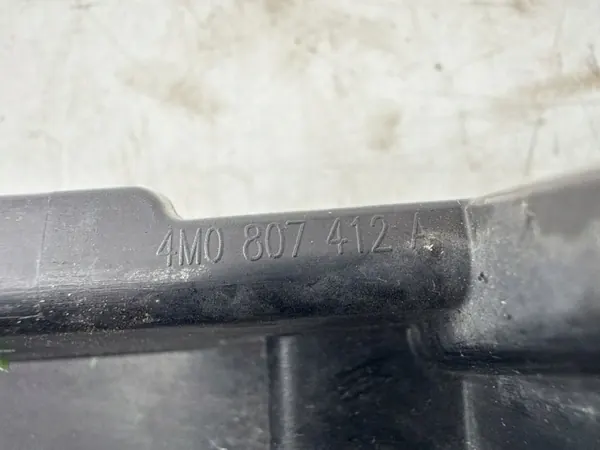 OEM 4M0807412A Audi Q7 2022 Pare-chocs avant image 6