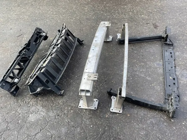 OEM 9810634677 Refuerzo Superior Parachoques Peugeot image 4