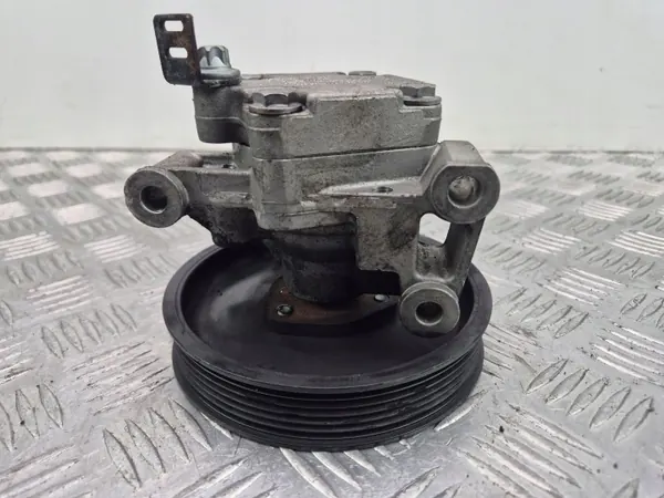 Mercedes C Klasse W203 Lenkhilfepumpe A0044661301 image 3