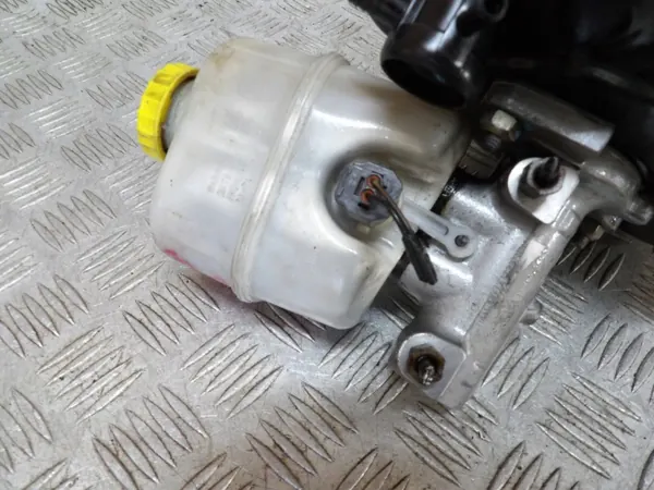 Pompe de servofrein OEM 32067338 pour Jeep Cherokee KJ image 3