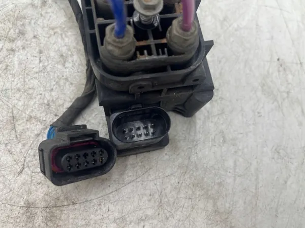 Luftfjädringsventilblock OEM 4F0616013 för Audi image 6