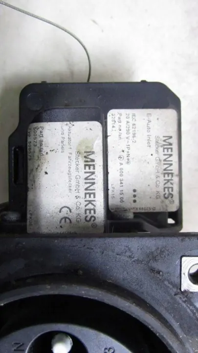 Tomada de carga Mercedes W213 OEM A0003411500 image 4