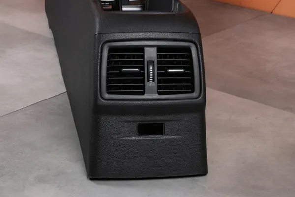 Console central BMW X1 F48 preta 9335198 image 7