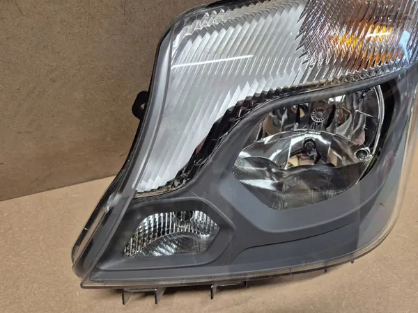 Faros delanteros izquierdo Mercedes-Benz Sprinter W906 A9068205600 image 2