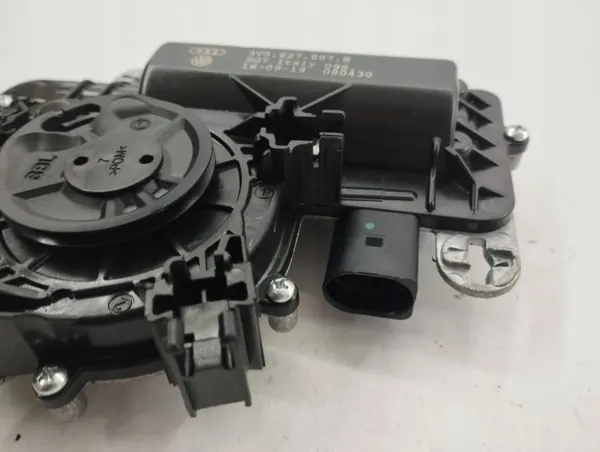 Serrure de hayon OEM 3V5827887 pour Audi A4 S4 B9 Avant image 4
