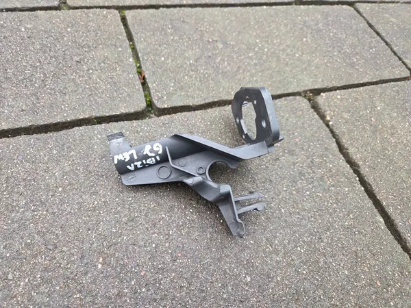 SEAT IBIZA IV LIFT Linker spuitbeugel 6J0807595A image 3