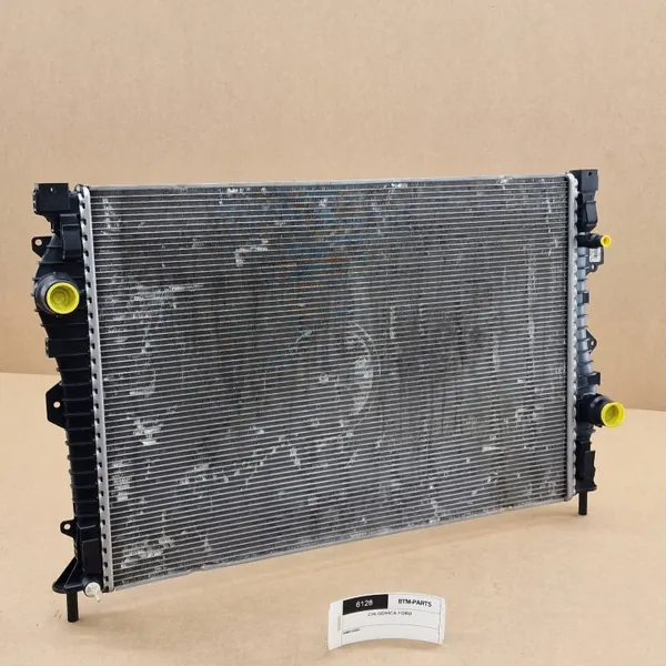 Radiateur d'eau OEM C4WVU pour Jaguar E-Pace Land Rover image 2